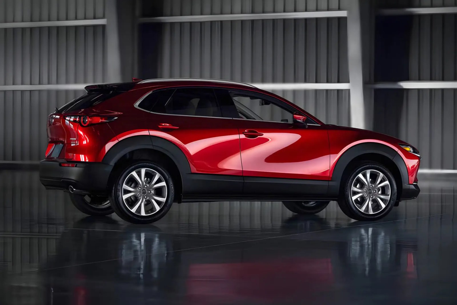 قیمت مزدا CX-30 در ایران به 6.49 میلیارد تومان رسید 2 تحلیل قیمت مزدا CX-30 و وضعیت بازار وارداتیها