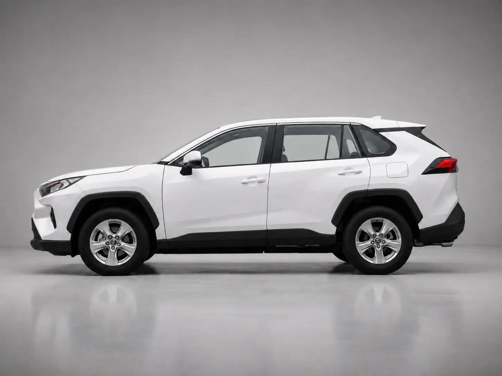 شرایط فروش تویوتا RAV4 مدل 2025 و بررسی قیمت قطعی 2 جزئیات ثبت نام و ابهامات قیمت در شرایط فروش تویوتا RAV4