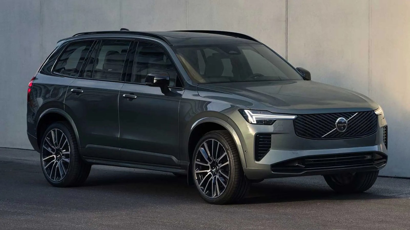 بررسی مشخصات ولوو XC60 هیبرید مدل 2027 3 ولوو XC60 هیبرید پیامدهای مهندسی و چالشهای اضافه وزن باتری